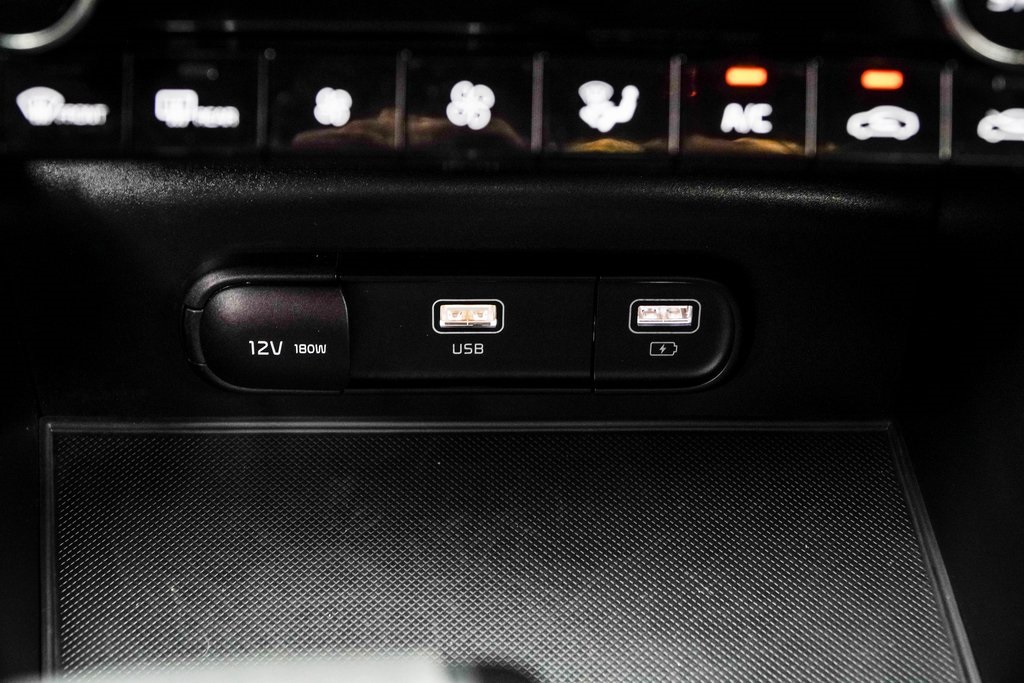 Vehicle image 23 of 47