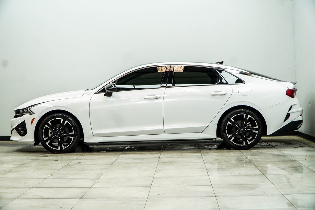 Vehicle image 10 of 47