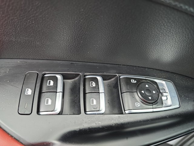 Vehicle image 27 of 34