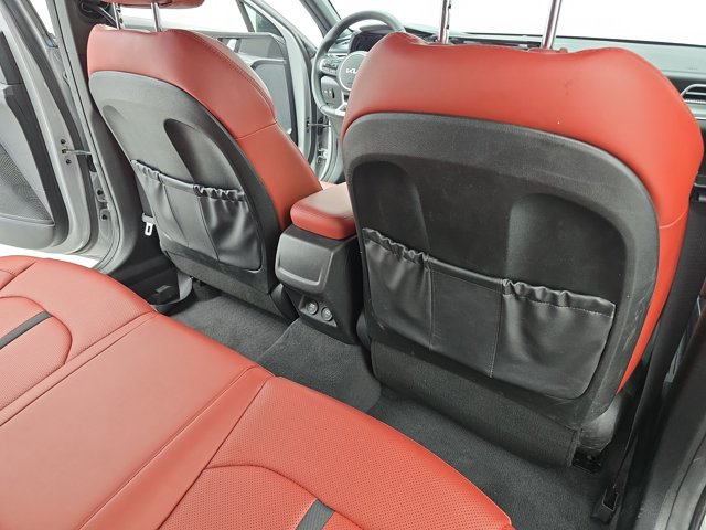 Vehicle image 11 of 34