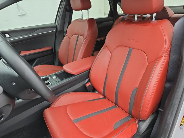 Vehicle image 14 of 34