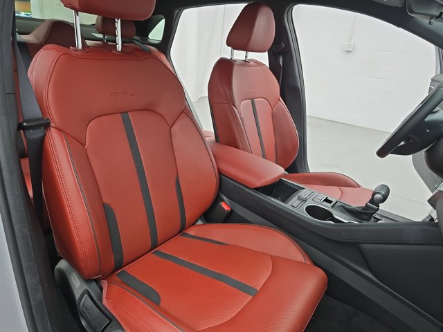 Vehicle image 10 of 34