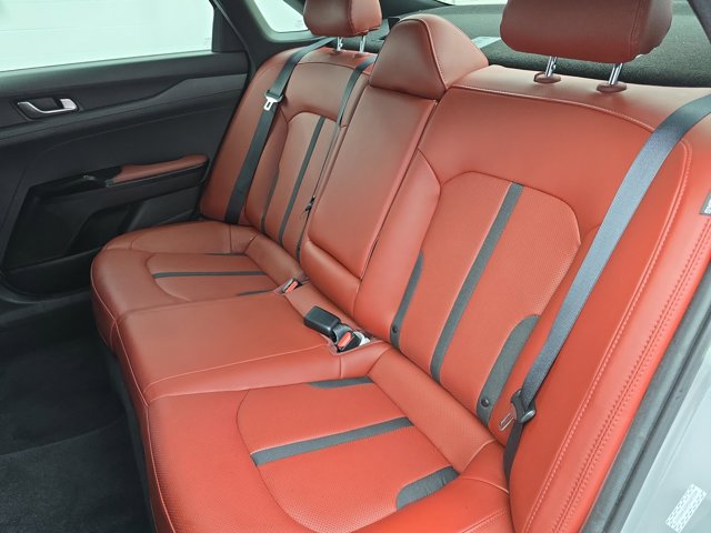 Vehicle image 13 of 34