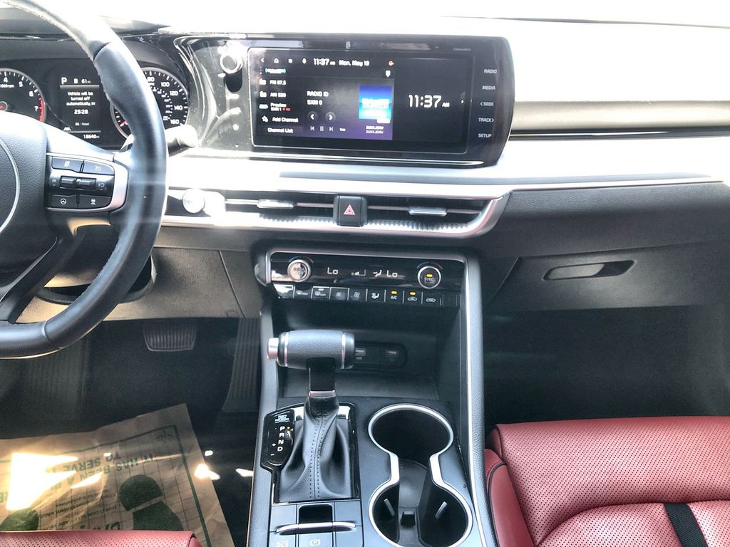 Vehicle image 10 of 31