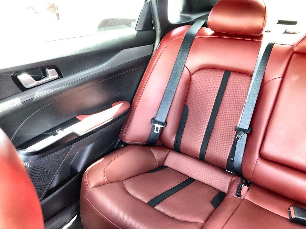 Vehicle image 12 of 31