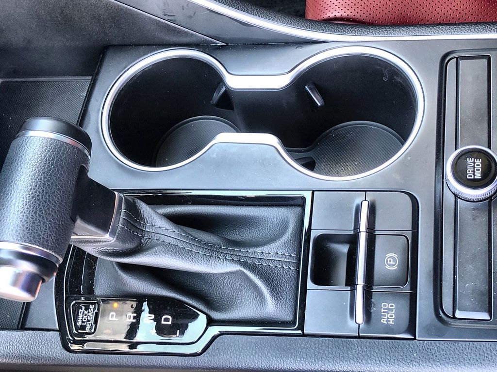 Vehicle image 26 of 31