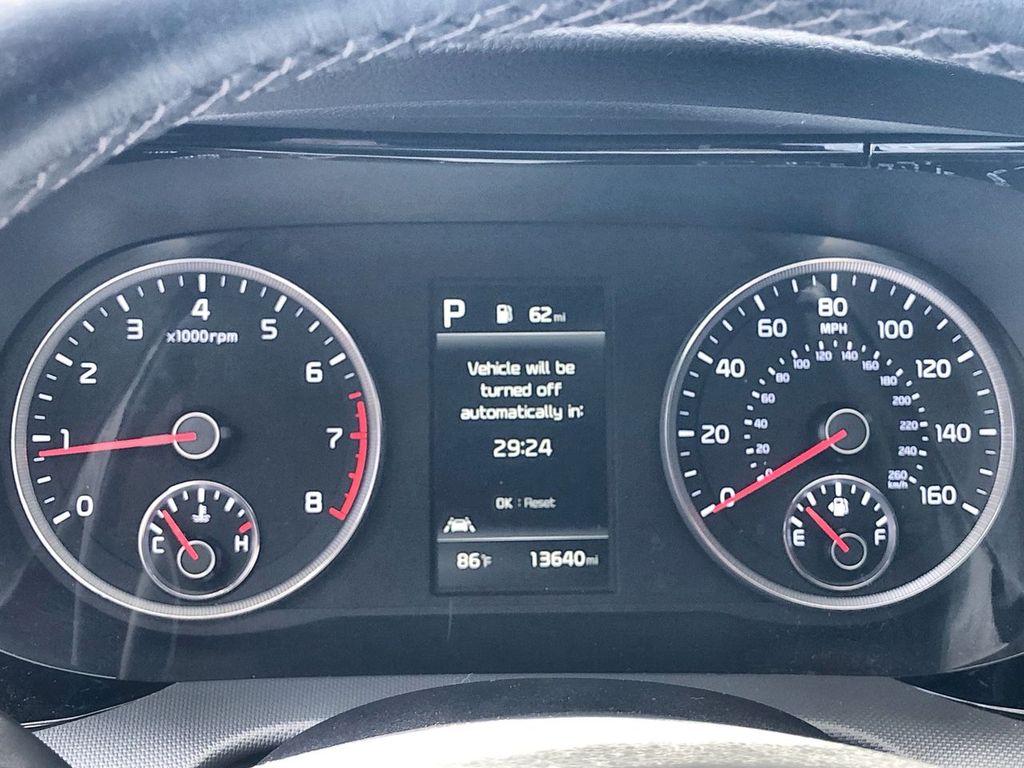 Vehicle image 21 of 31