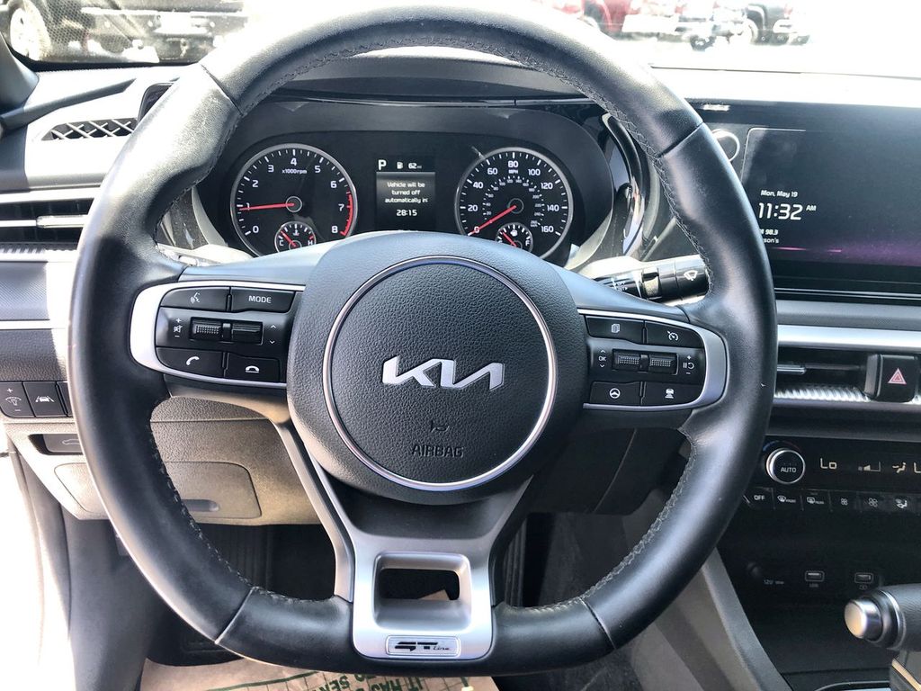 Vehicle image 20 of 31