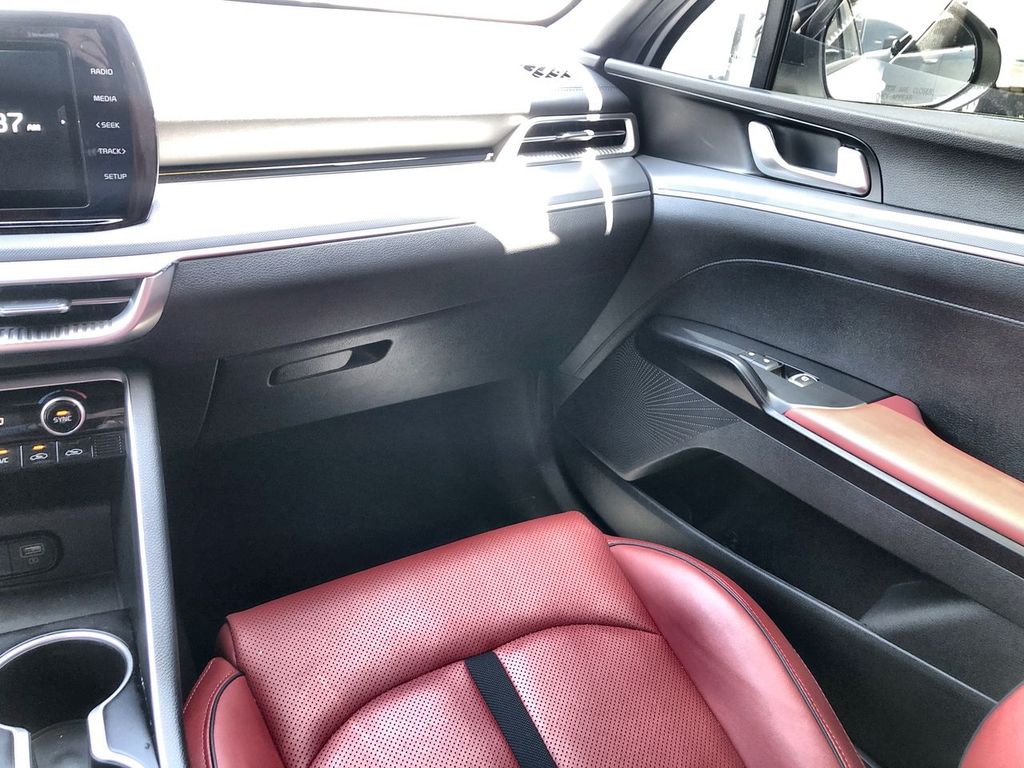 Vehicle image 11 of 31