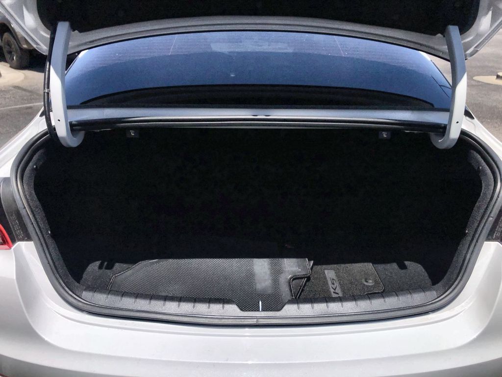Vehicle image 29 of 31