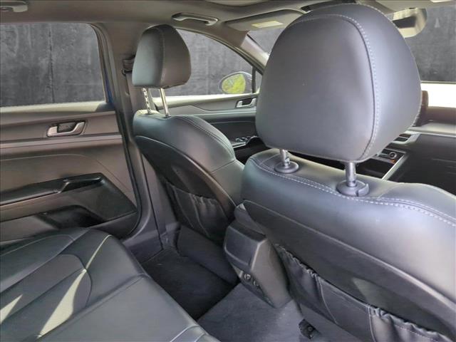 Vehicle image 19 of 23