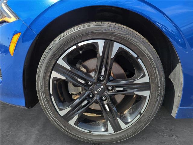 Vehicle image 22 of 23