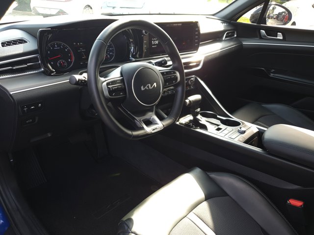 Vehicle image 18 of 35