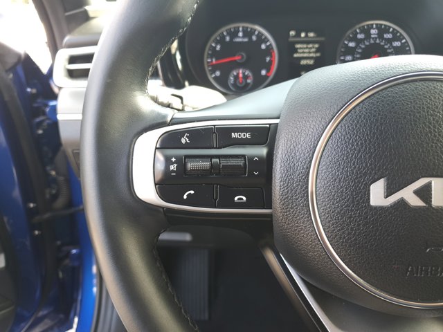 Vehicle image 23 of 35