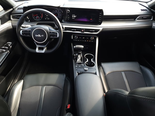 Vehicle image 14 of 35