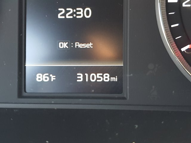 Vehicle image 27 of 35