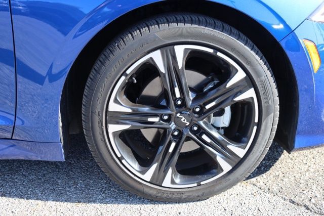 2023 Kia K5 GT-Line Image 12 of 41