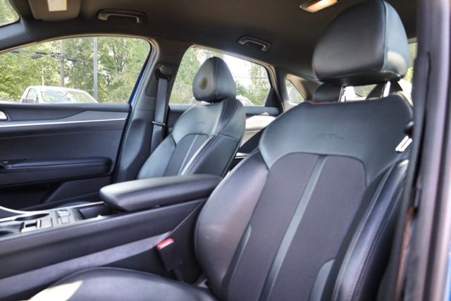 2023 Kia K5 GT-Line Image 17 of 41