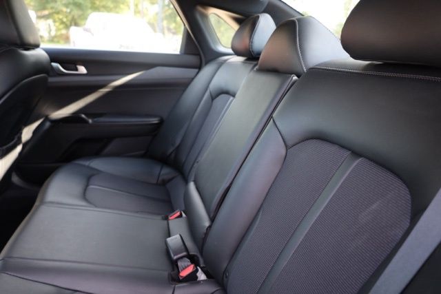 2023 Kia K5 GT-Line Image 15 of 41