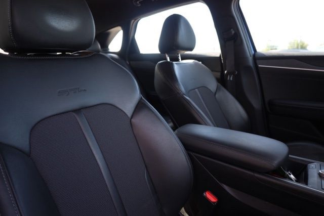 2023 Kia K5 GT-Line Image 16 of 41