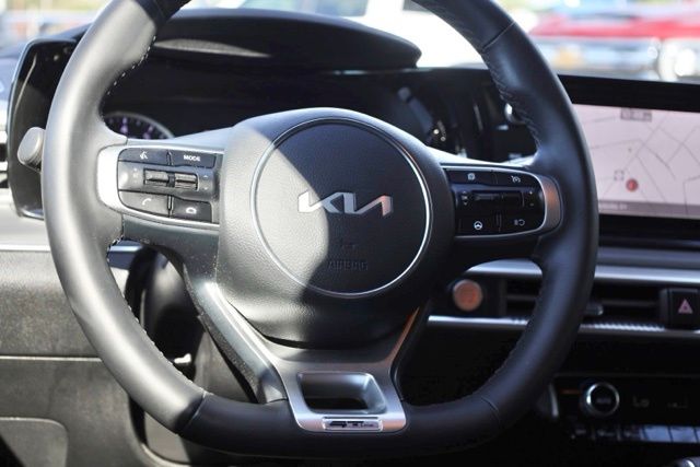 2023 Kia K5 GT-Line Image 23 of 41