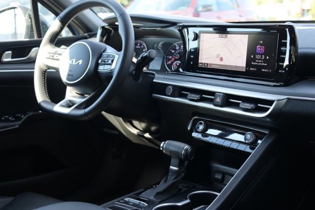 2023 Kia K5 GT-Line Image 22 of 41