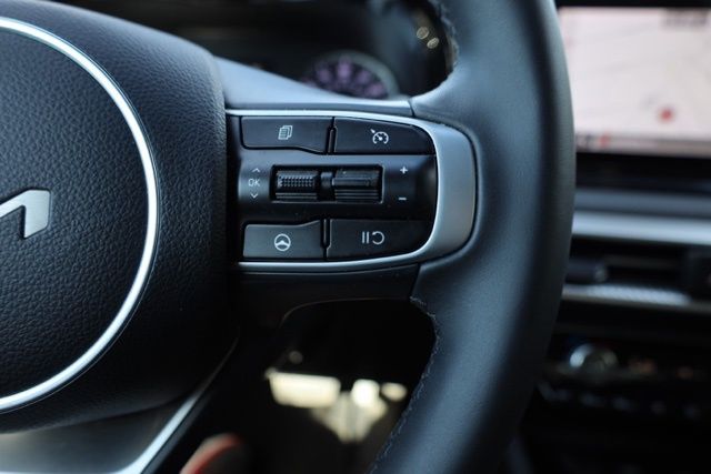 2023 Kia K5 GT-Line Image 38 of 41