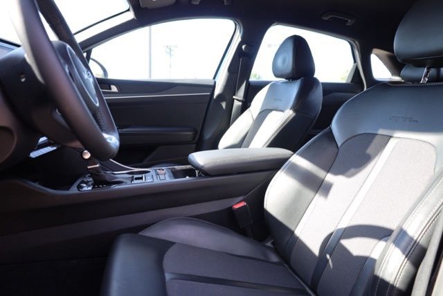 2023 Kia K5 GT-Line Image 18 of 41