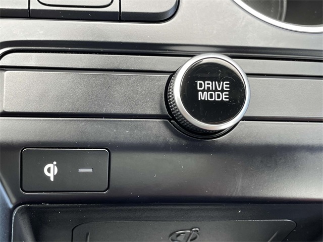Vehicle image 24 of 25