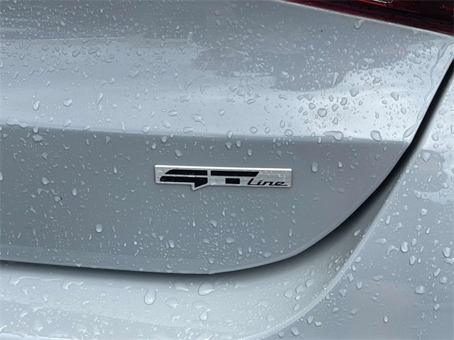 Vehicle image 9 of 25