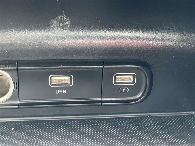 Vehicle image 23 of 25