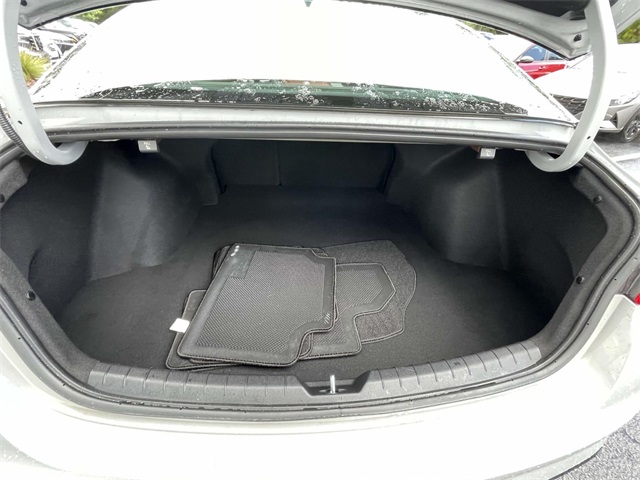Vehicle image 10 of 25