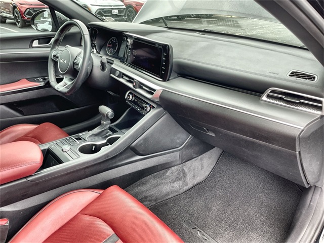 Vehicle image 21 of 29