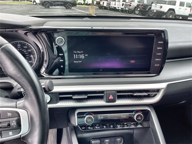 Vehicle image 11 of 29
