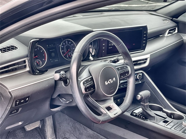 Vehicle image 8 of 29