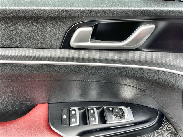 Vehicle image 16 of 29