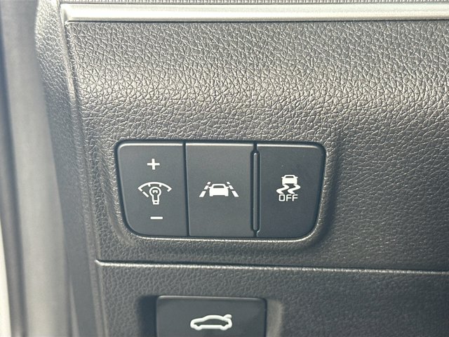 2023 Kia K5 GT-Line Image 24 of 30