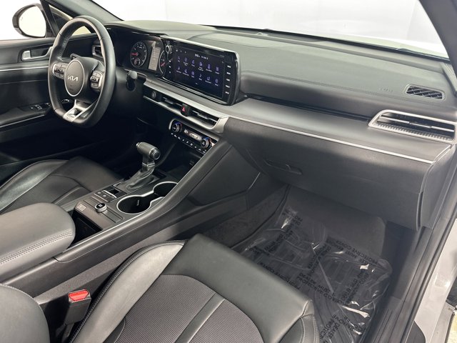 2023 Kia K5 GT-Line Image 16 of 30