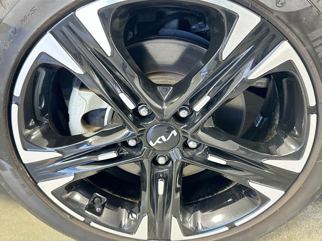 2023 Kia K5 GT-Line Image 10 of 30