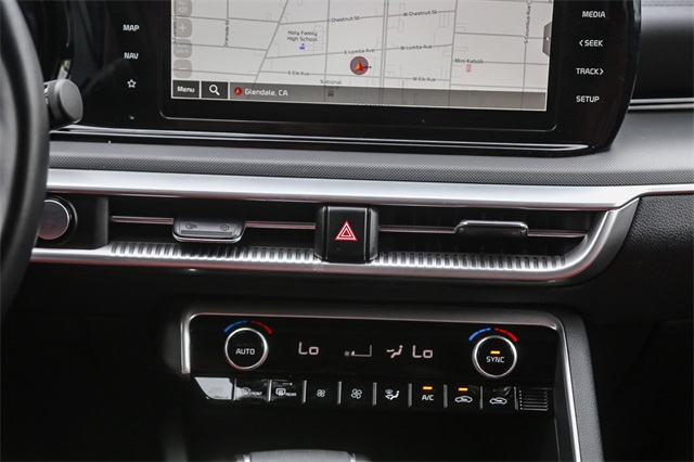 Vehicle image 13 of 27