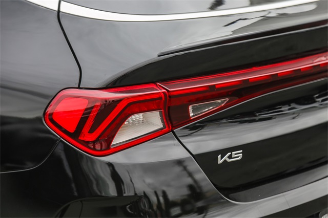Vehicle image 10 of 27