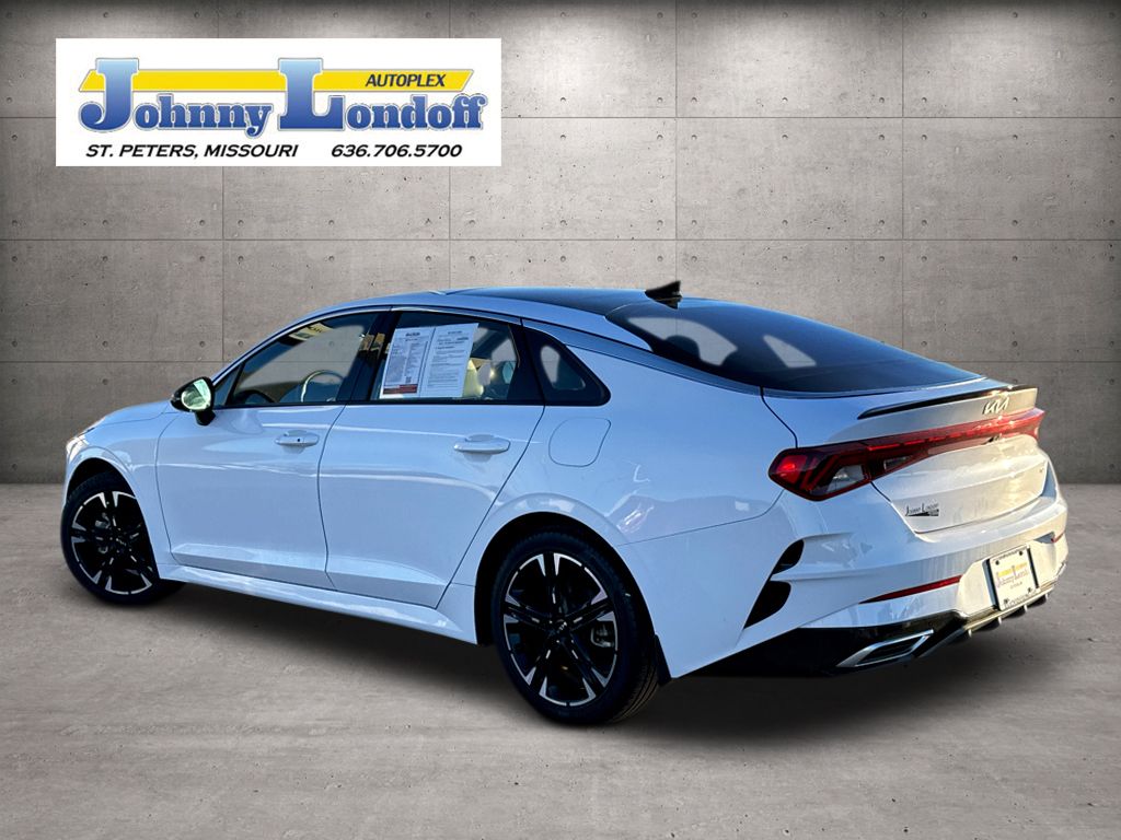 Vehicle image 4 of 26