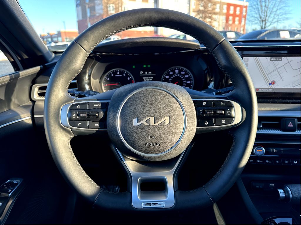 Vehicle image 9 of 26