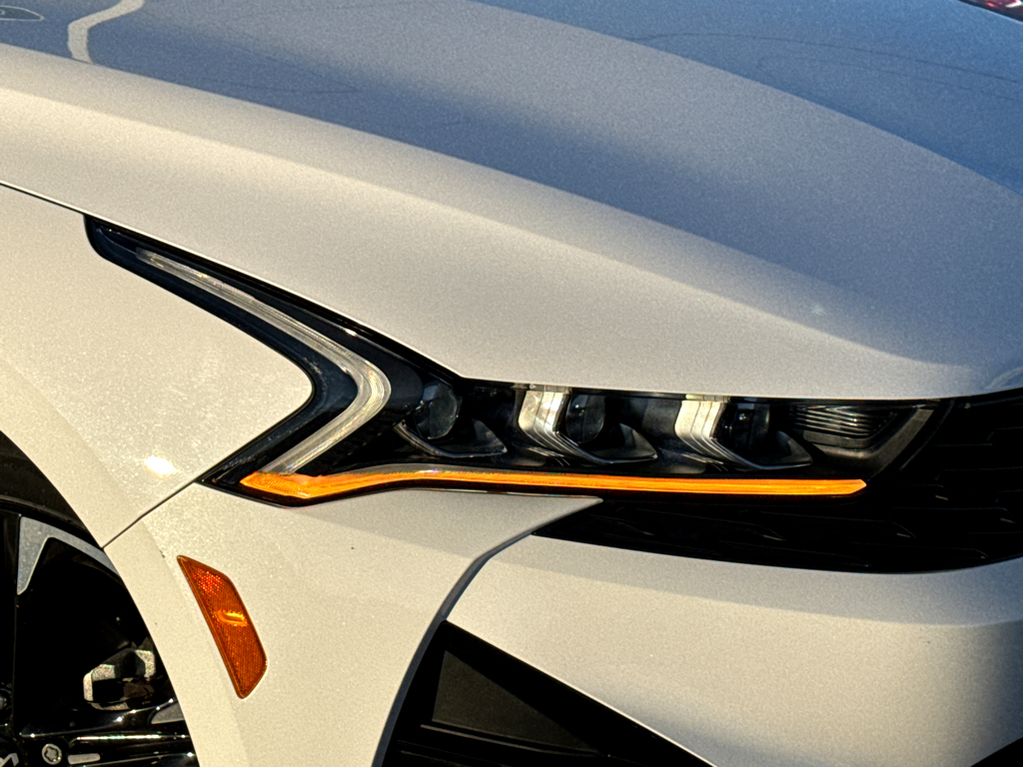 Vehicle image 23 of 26