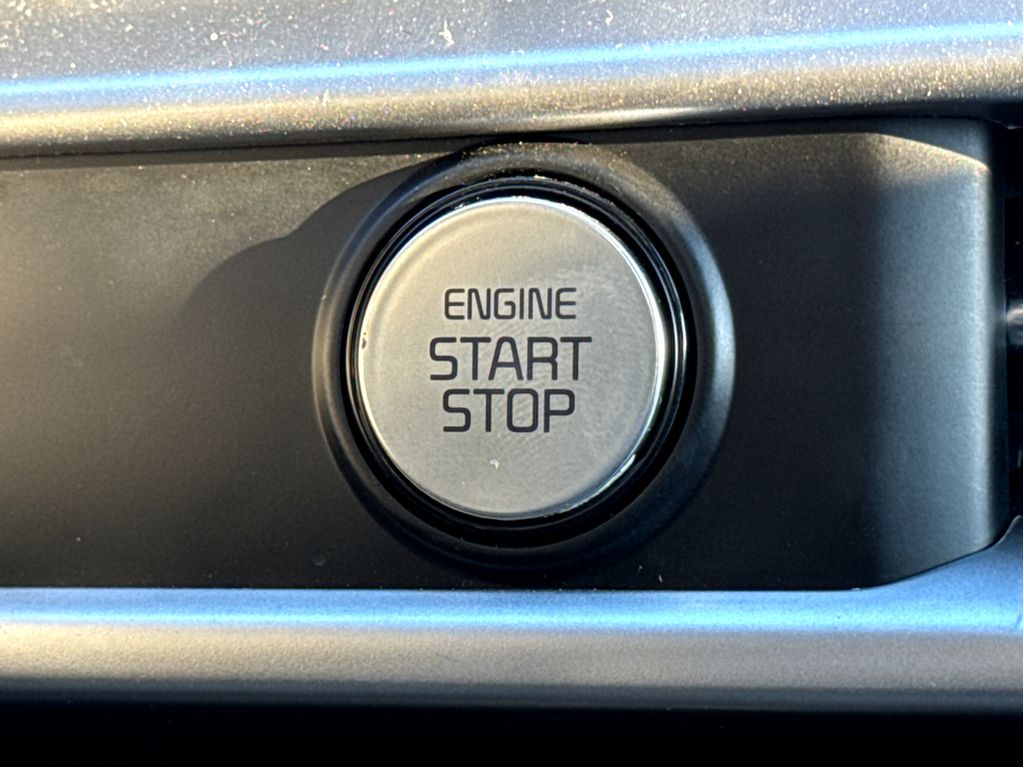 Vehicle image 13 of 26