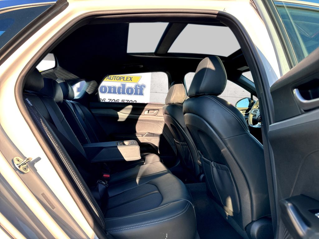 Vehicle image 20 of 26