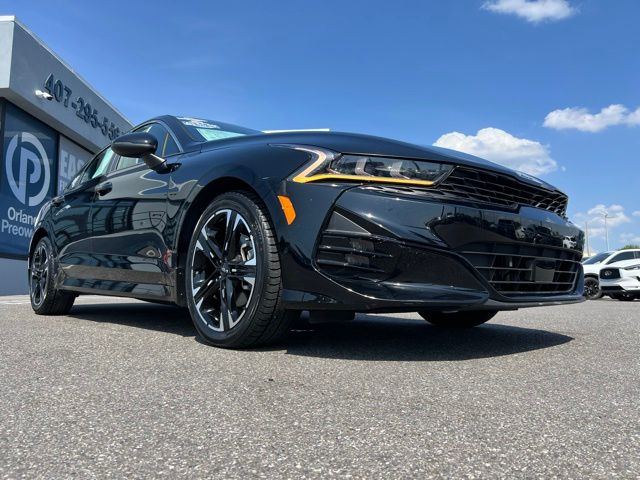 Vehicle image 4 of 44