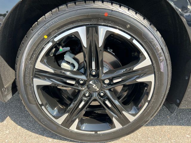 Vehicle image 11 of 44