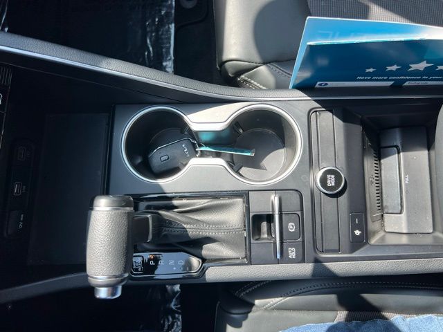Vehicle image 28 of 44
