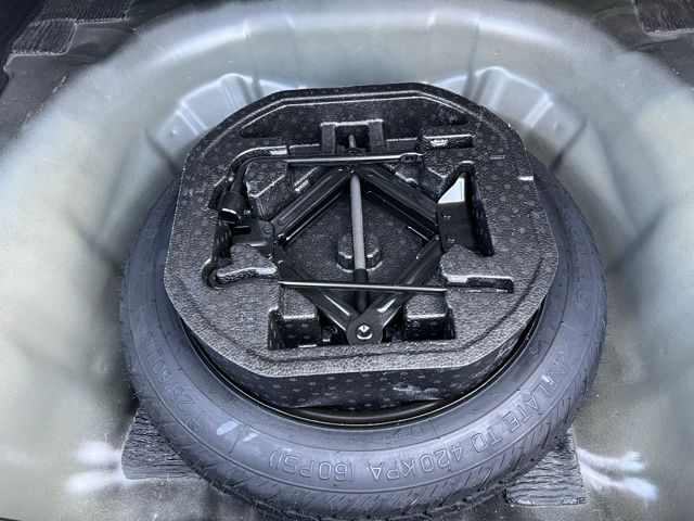 Vehicle image 18 of 44